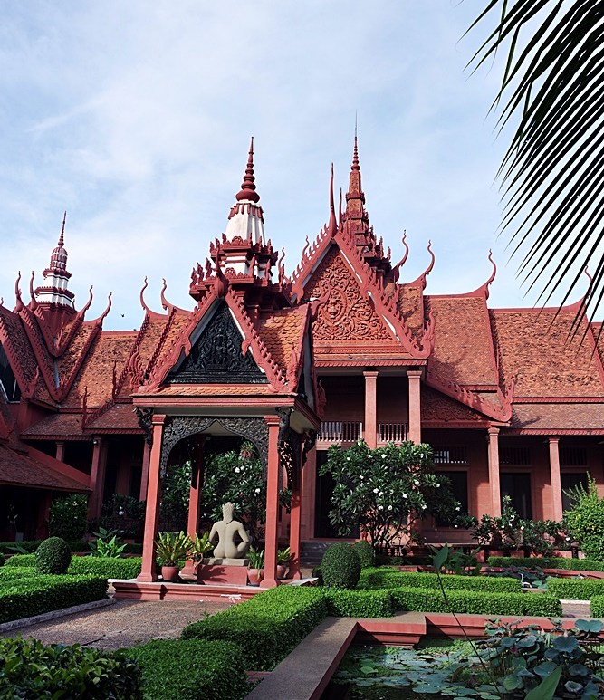 national-museum-phnom-penh-cambodia-visit